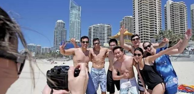 中国游客成为澳洲最大旅游群体，黄金海岸成为最热门旅游地，为方便中国游客出行，滴滴出现了！