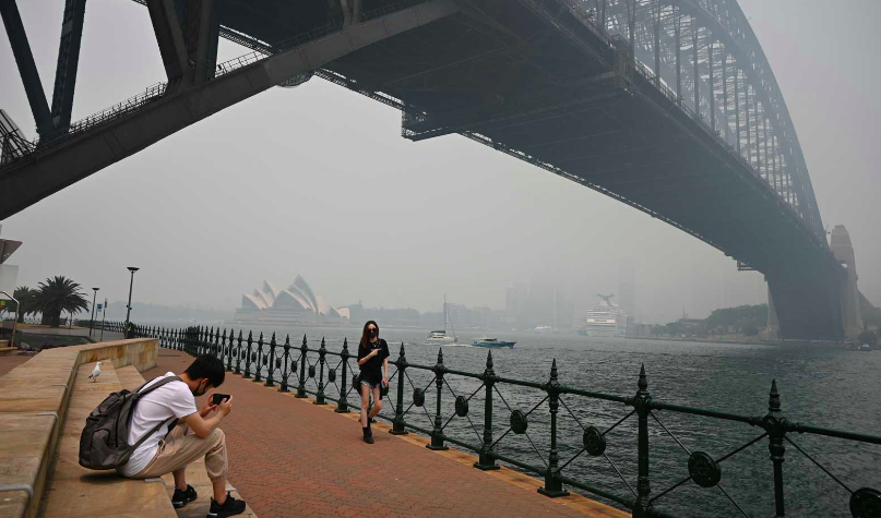 昨天悉尼的烟雾污染程度达到危险水平，超标13倍