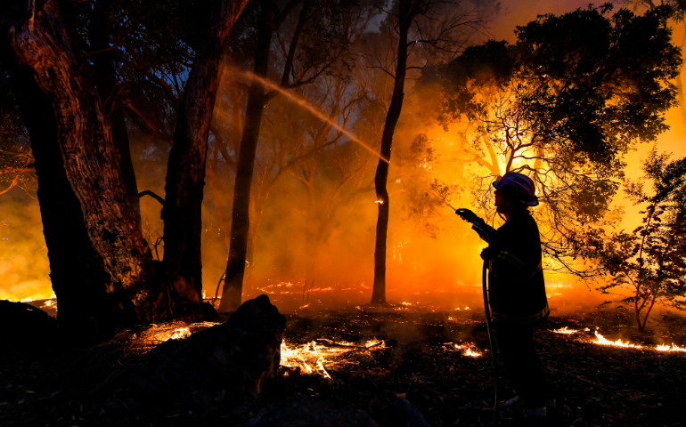 林火导致南澳和西澳间的主要道路被关