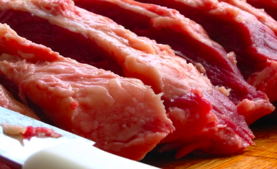 中国暂停澳洲四家屠宰场肉类进口