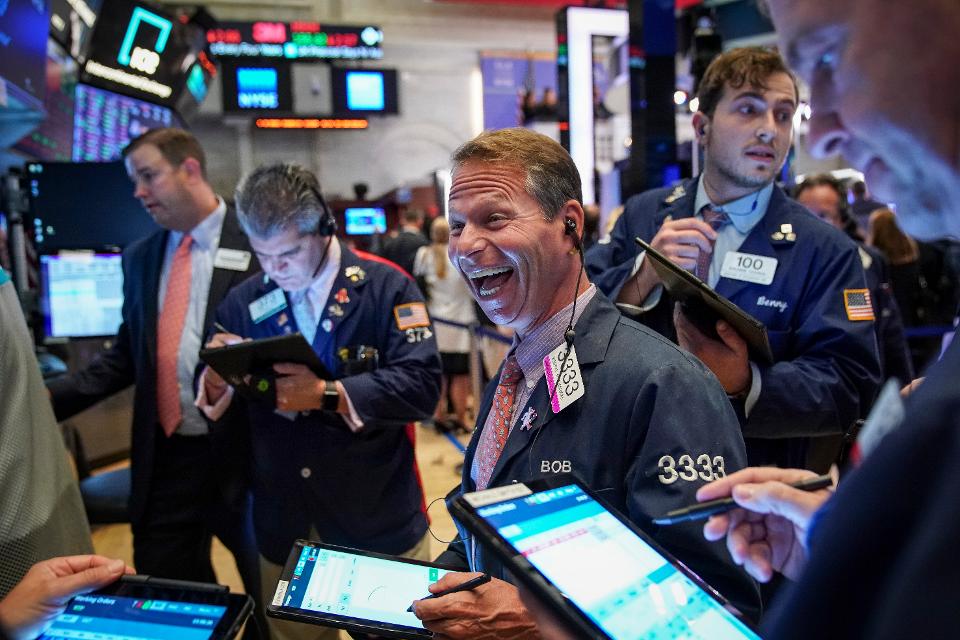 【每日盘讯】英国正式全面封杀华为，美国财报季带领股市大涨！