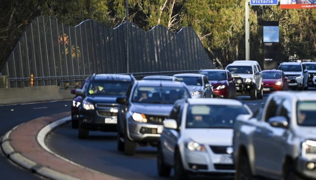 昆州边境重新开放！警方通知：未来72小时将出现严重交通拥堵！