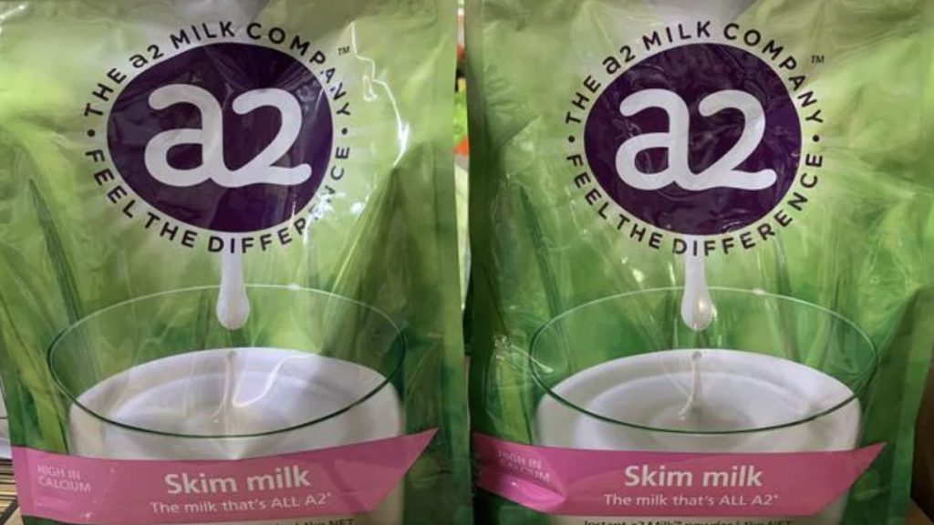 维州封锁, 代购销量下滑对A2牛奶收入造成严重打击