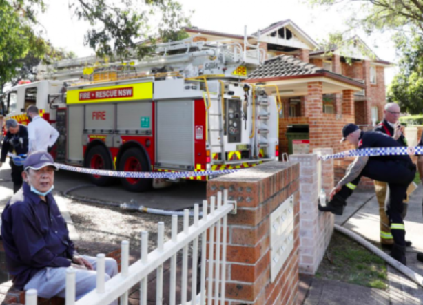 “我失去了一切” 悉尼公寓失火，屋顶烧塌！数十位住户圣诞节无家可归