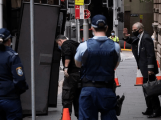 Campsie车站两人不戴口罩被罚！悉尼警方严打，一天之内连开多张罚单，29人被警告