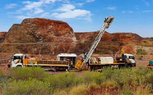 Anax Metals公司在Pilbara地区开采了多个近地表的锌、铅、铜矿区