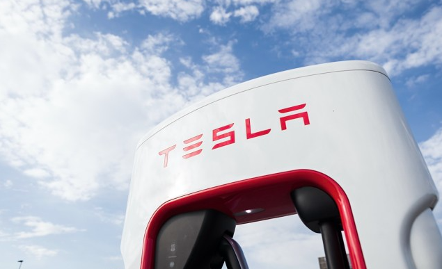 Tesla向澳大利亚矿工挥舞着一张10亿澳元的支票，敦促当地进行电池金属加工