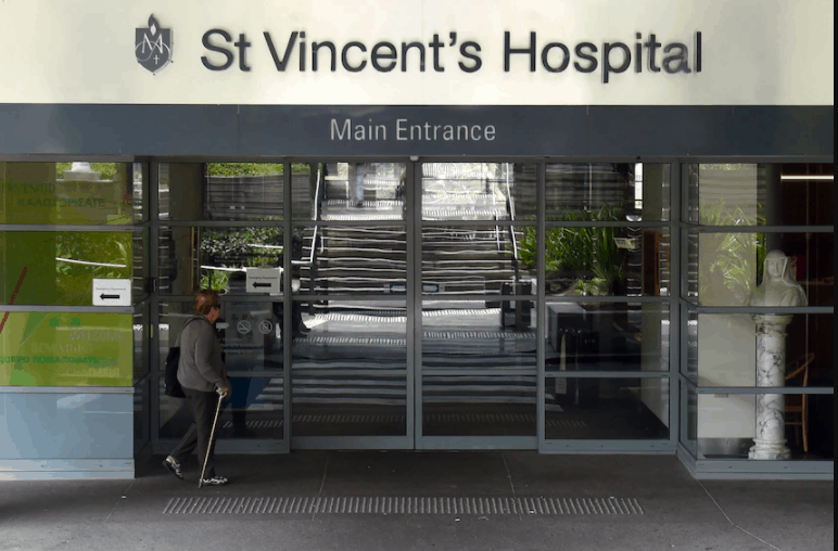 令人痛心的照片展现了悉尼COVID医院内为生命而战的情景