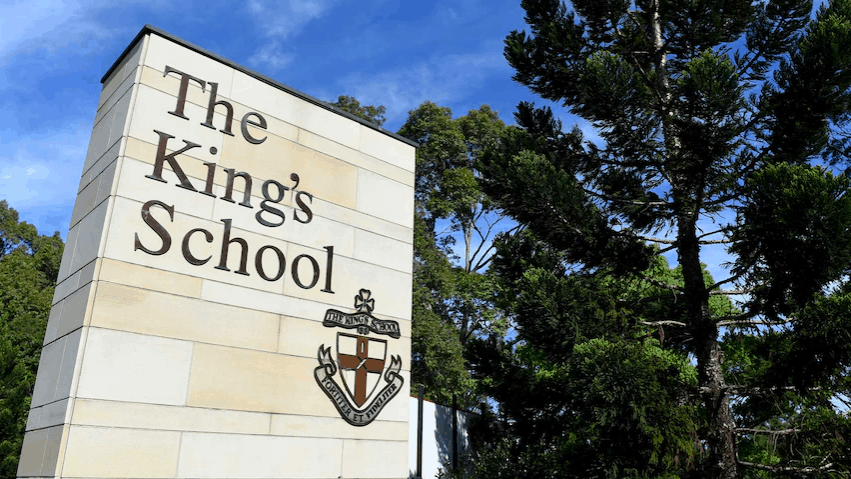 The King’s School参加了反封锁抗议的教师被停职
