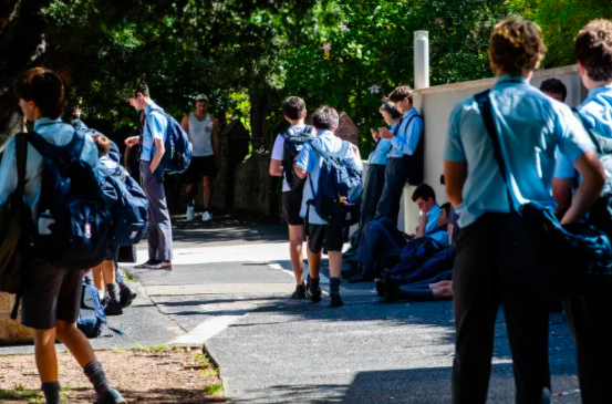 悉尼私校教师反对12年级学生返校上课