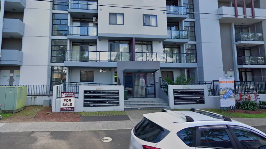 14名居民确诊染上新冠 悉尼利物浦一栋公寓楼被封锁