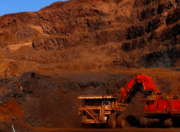中国惩治澳洲说到做到 铁矿石价格已暴跌4成！