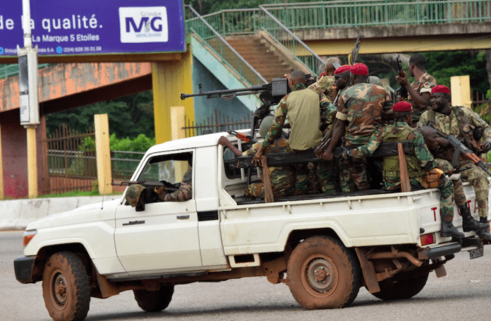 几内亚士兵接管政府，总统阿尔法孔戴下路不明
