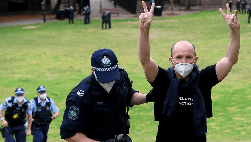 悉尼警方逮捕了32人瓦解了抗议活动