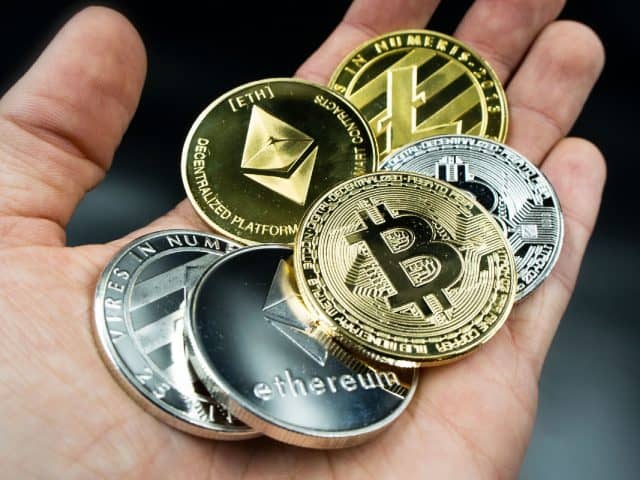 1149dc-Cryptocurrency_Virtual-Currency_Ethereum_bitcoin-640x480