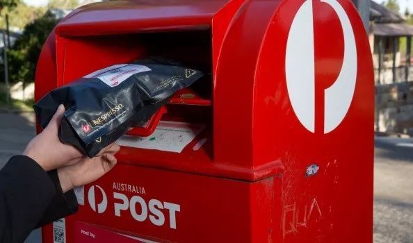 澳洲邮政为给高薪员工发17万奖金辩护