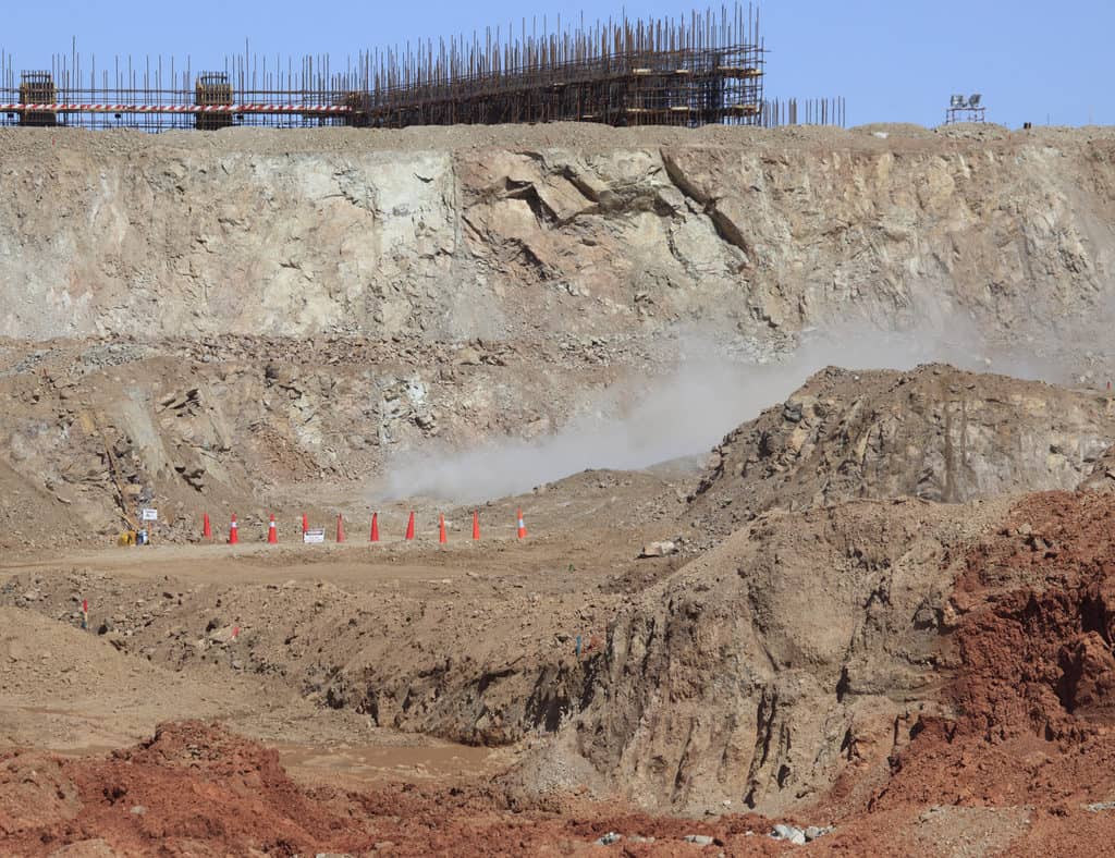 争夺对蒙古大铜矿控制权 力拓拟37亿购加国子公司