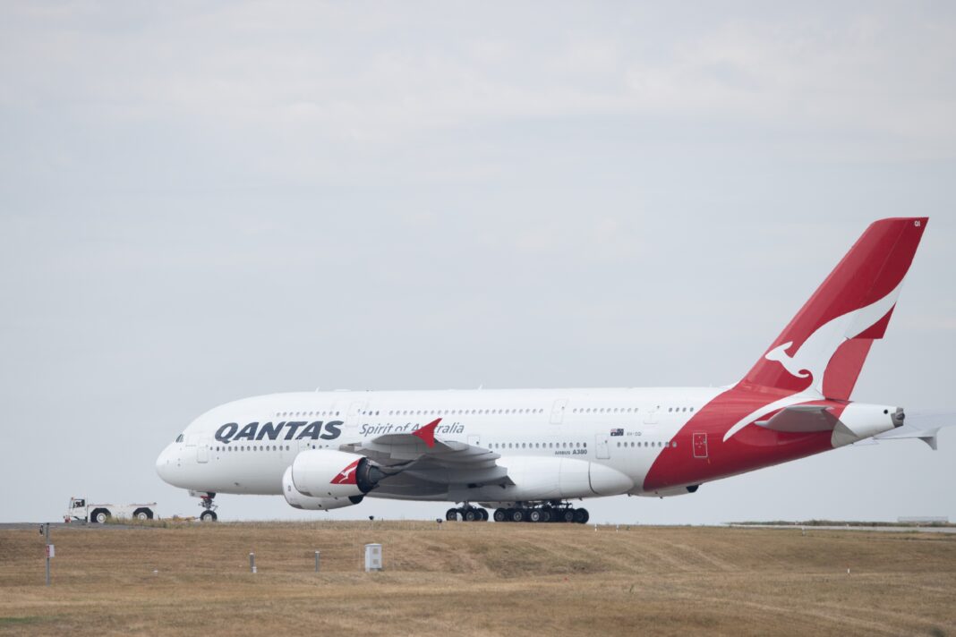 Qantas plans rewards and 'mega prizes' for vaccinated passengers