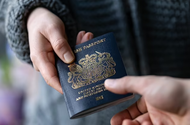 最新全球“最强护照”排名出炉！澳洲名列第7，中国排名66
