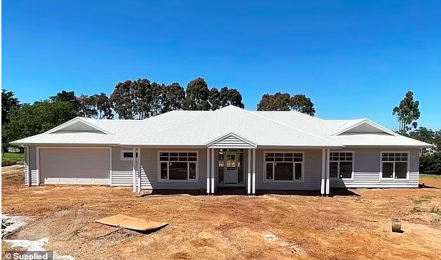 为买房，澳年轻夫妇加班加点努力存钱3年！终于打造一栋“梦想之家”