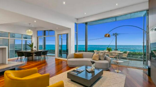 澳“地标”住宅售出，创当地第2高房价纪录，中介：美景最佳，签完合同开香槟 