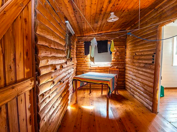新州两居室木屋上市，指导价.7万！内景独具特色，开发潜力大