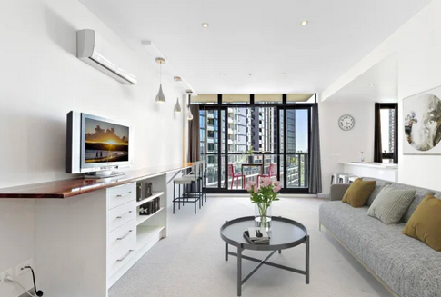 澳洲多地房租大涨，墨尔本内城区公寓飙涨29%！中介：需求太大，一套公寓150 人要看房