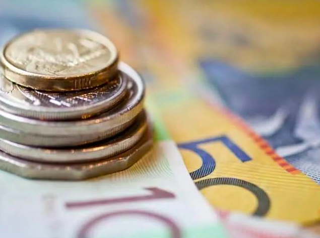 惊人！利率持续上涨，澳洲人几乎一半收入都用来还贷款！你该怎么办？