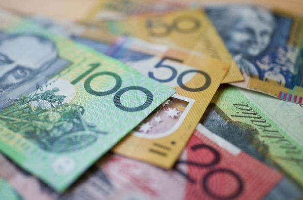 澳洲华女换汇被骗30万，打给澳警局被回复“管不了”，最后打给了国内的110… 
