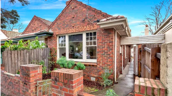 澳洲三居室住宅0万挂牌，自建成来第二次出售，地理位置“合适”