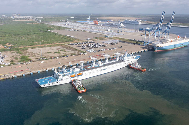 中国远望5号测量船补给后，离开斯里兰卡