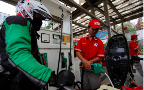 印尼将16亿美元的燃料补贴预算转用于福利计划