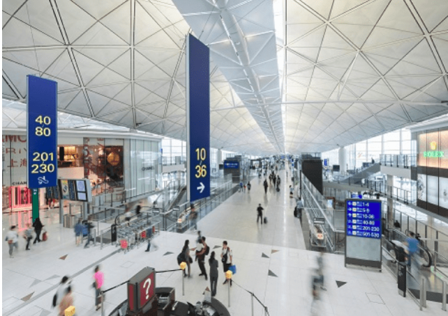 香港机场模拟旅客数量大规模增加，可能表示将很快放松边境限制