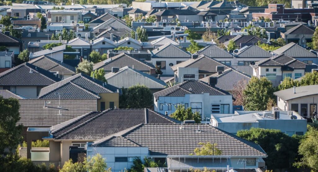 澳洲房屋总价值回落 依然超股市4倍