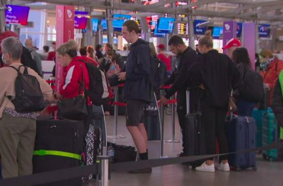 注意！悉尼机场取消45趟航班，澳航、捷星等均受影响，数千旅客滞留