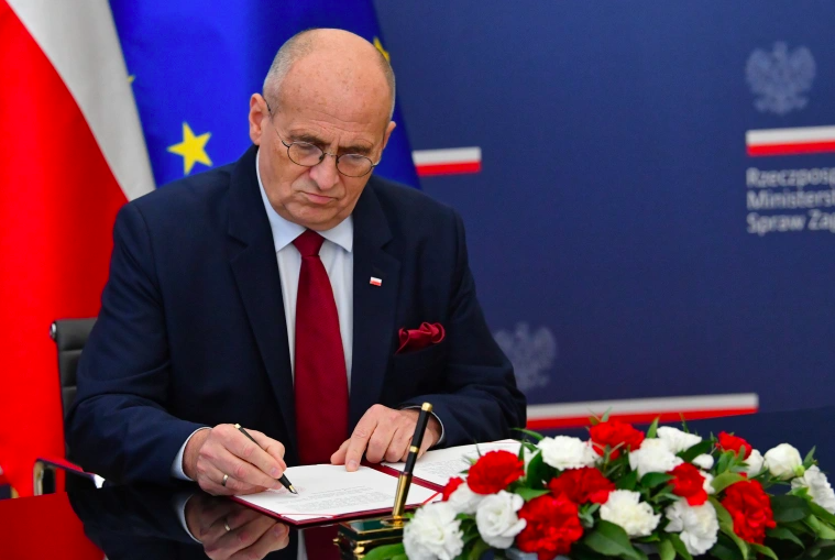 波兰正式要求德国提供1.3万亿欧元的二战赔款