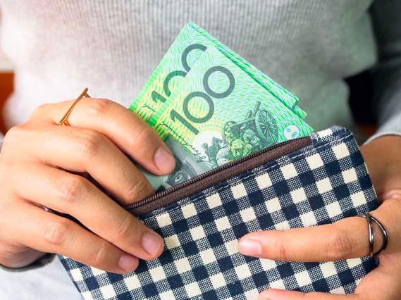 调查：澳人平均每月存3，240万人毫无存款！超一半人捂紧钱包过日子