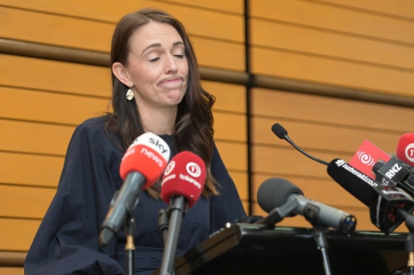 为什么新西兰女总理“翻车”是对澳洲的一记响亮警钟？