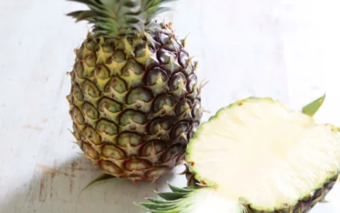 降雨使昆州菠萝过早成熟  果农和政府敦促人们多消费