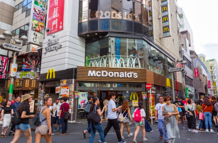 日本麦当劳十个月内第三次加价