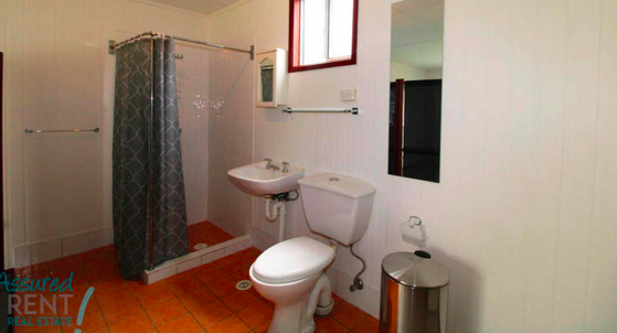 周租0，厕所和厨房仅靠隔板分开！悉尼出租房遭网友吐槽