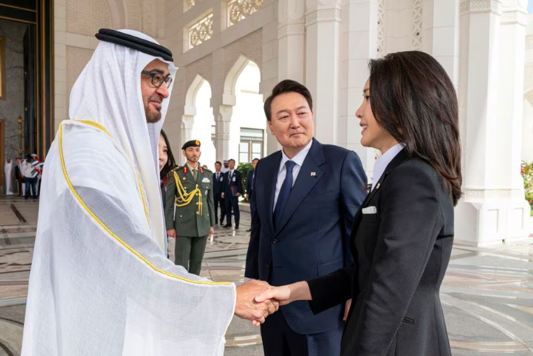 阿联酋承诺向韩国投资三百亿美元