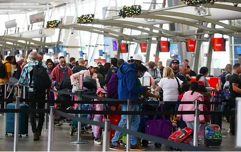 悉尼机场塔台今晨紧急疏散！大批航班延误或改降，乘客怨声载道
