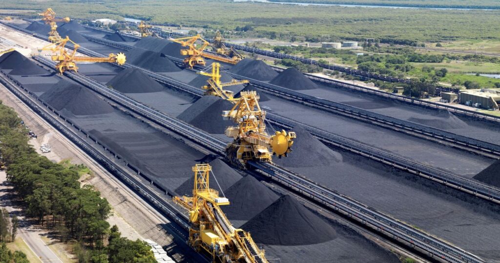 澳大利亚首批煤炭运抵中国 等待清关！