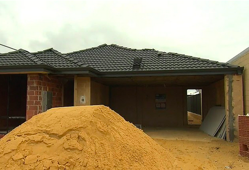  “3年了房子还没建好！” 客户拟提出集体诉讼，澳知名建筑商暂缓销售