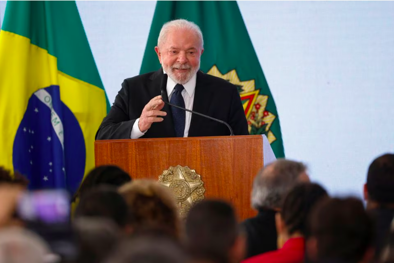 巴西总统卢拉将率240名贸易代表访华