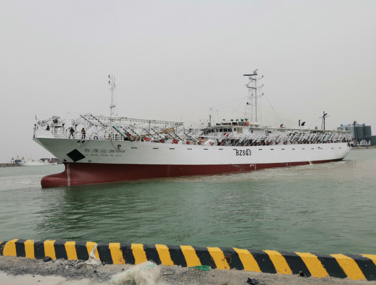 印度海军找到了倾覆的中国渔船和救生筏