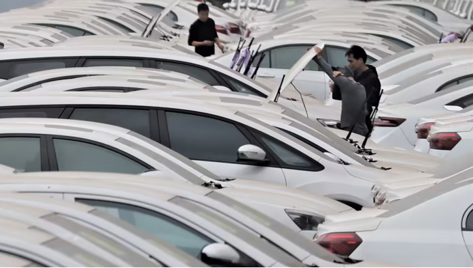中国的失业人员拥向网约车，各城市施加限制