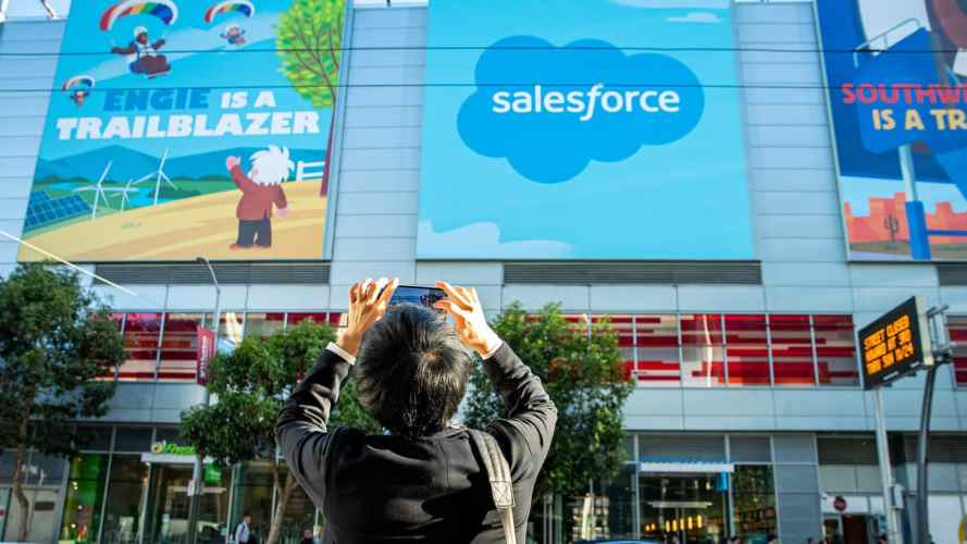 Salesforce首席执行官对高层管理人员进行了改组
