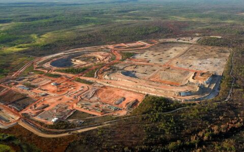 中澳加强竞购锂矿山资产  坎京力推发展锂下游产业